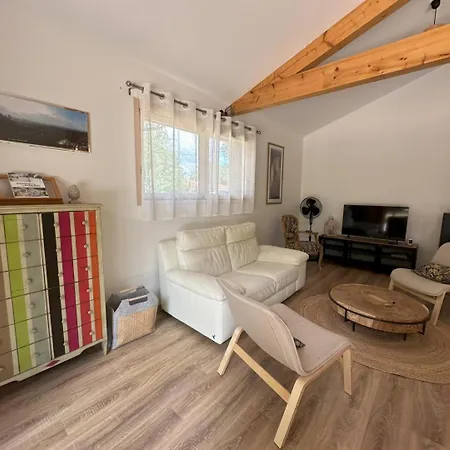 Lou Barado بيت للعطل *